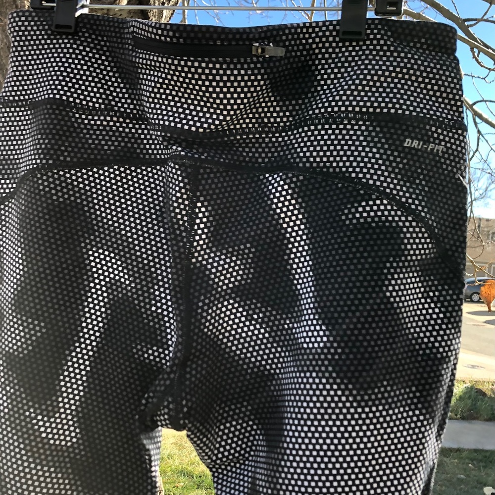 NIKE DRI-FIT Athletic Leggings, Black, Grey & White Mod Print, Mint Condition